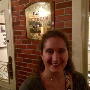 Meet your Posher, Jenine